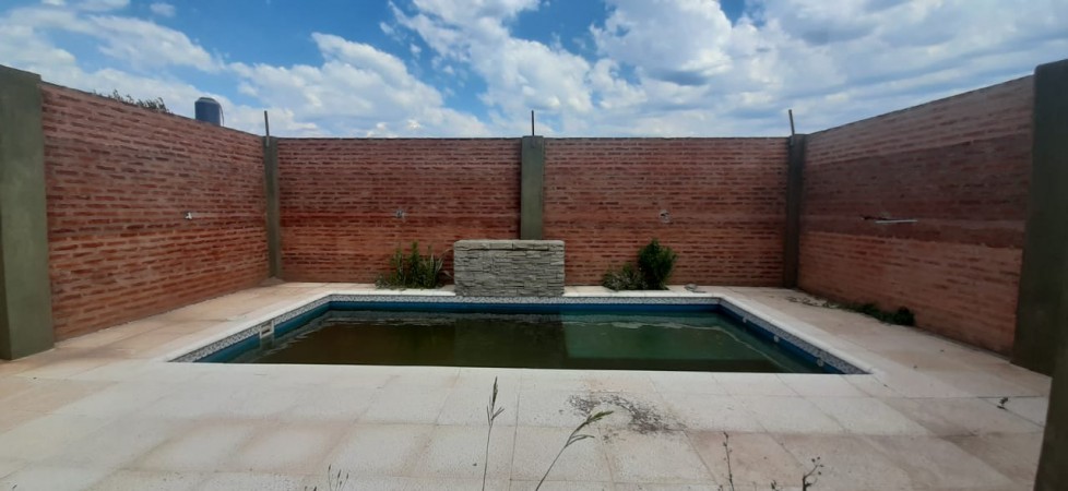 QUINCHO CON PISCINA