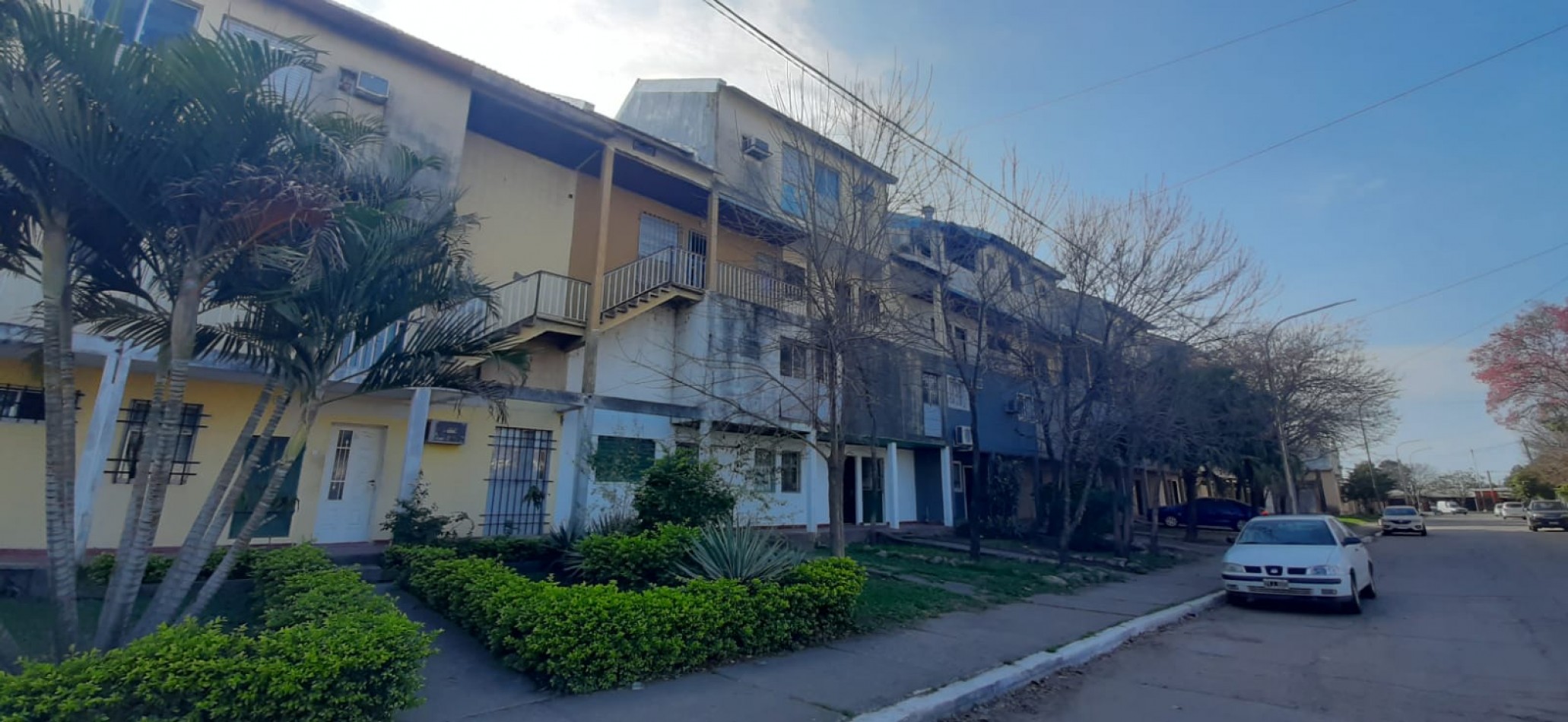 DUPLEX