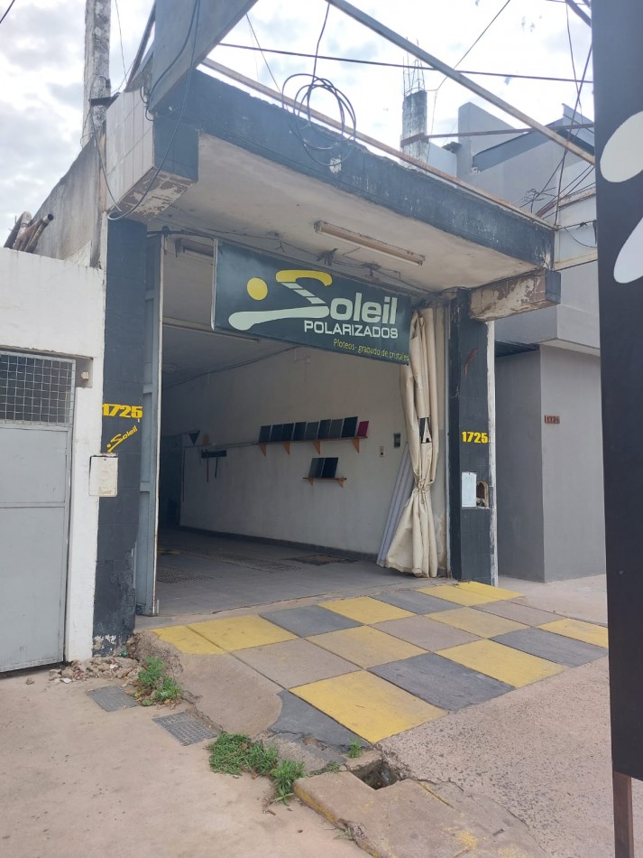 SALON CON DEPOSITO