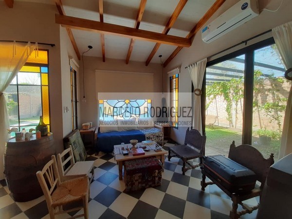 CASA CON QUINCHO Y PISCINA