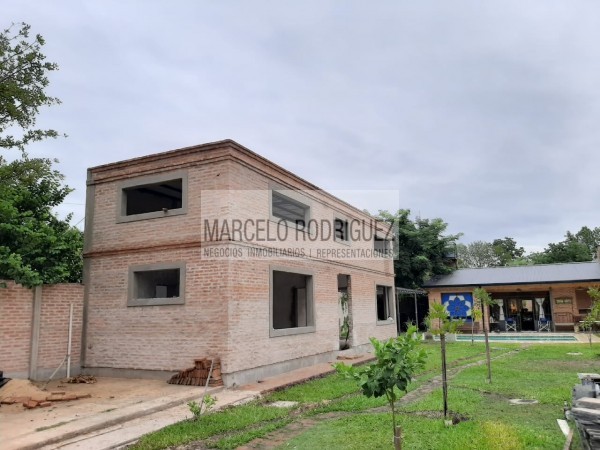 CASA CON QUINCHO Y PISCINA