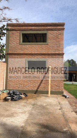 CASA CON QUINCHO Y PISCINA